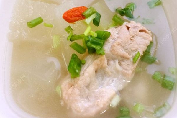 冬瓜排骨汤有什么功效？冬瓜排骨汤的做法[多图]