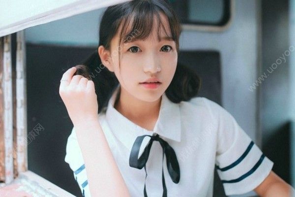 初一女生105斤身高165正常吗？初一女生标准身高体重是