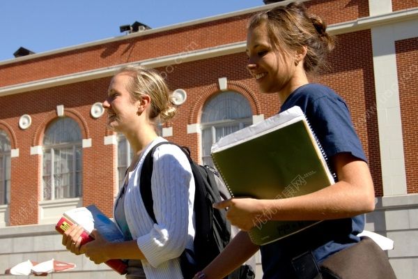 高中可以出国留学吗？高中留学好还是大学留学好？(3)