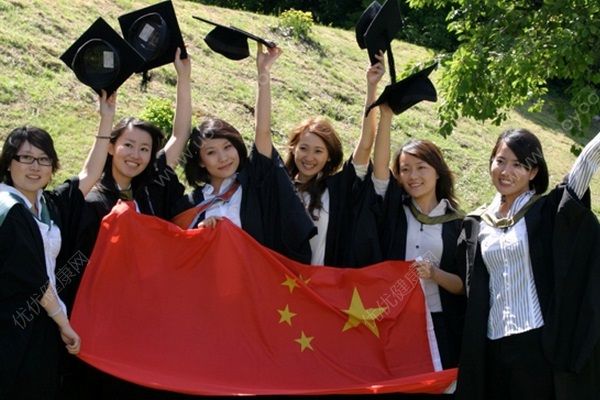 高中可以出国留学吗？高中留学好还是大学留学好？(1)