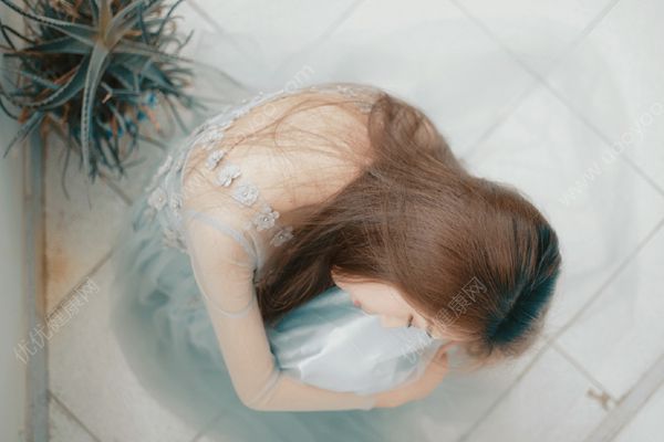 青春期少女月经时间长是怎么回事？青春期少女月经时间