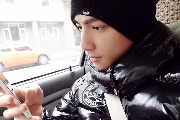 男生自恋好吗？喜欢照镜子的男人心理(3)