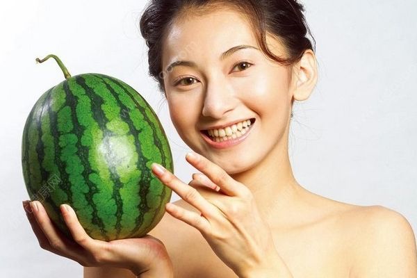 西瓜怎么挑图解 什么样的西瓜好吃？(5)
