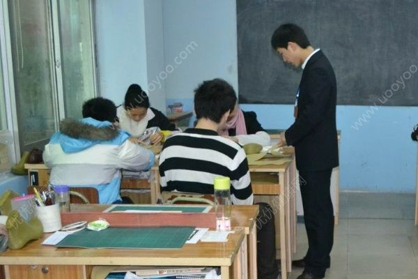 女同学欺负我 同学欺负我怎么办？(4)