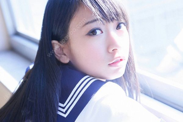 我14岁胸部有硬东西是怎么回事？我14岁胸部有肿块正常吗？(2)