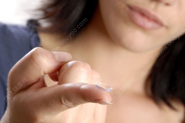 高中生能戴隐形眼镜吗？高中生戴隐形眼镜好不好？(2)