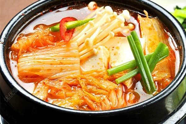 韩国泡菜汤怎么做？韩式泡菜汤的做法(4)