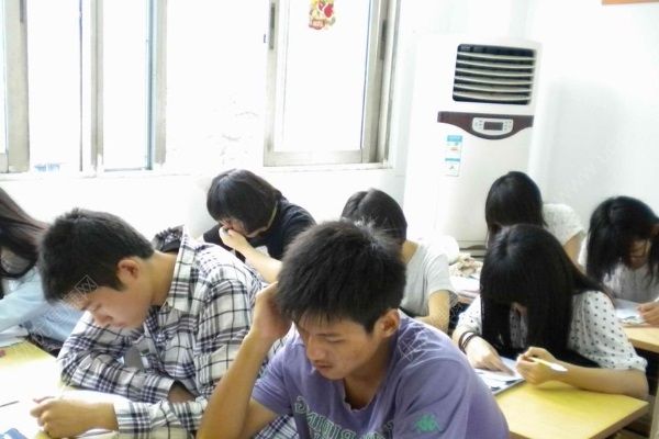 初中要上补习班吗？初中上补习班有用吗？(1)
