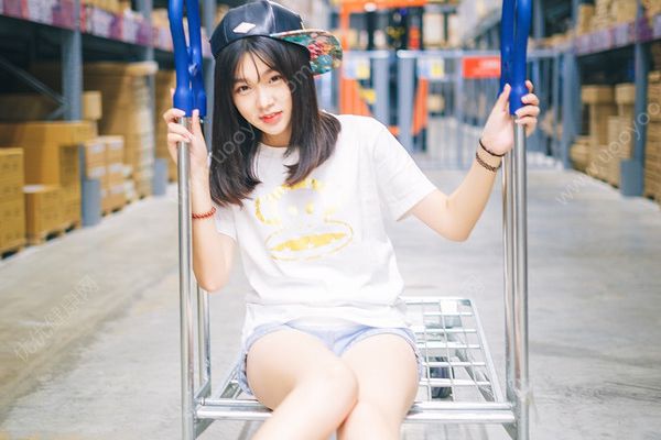 初中女生怎么扎头发？初中女生扎什么发型好看？(1)