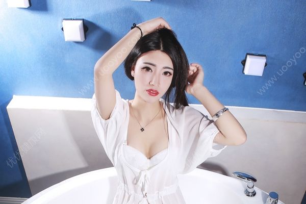 女生乳头有白色东西是怎么回事？女生乳头有白色分泌物怎么办？(3)