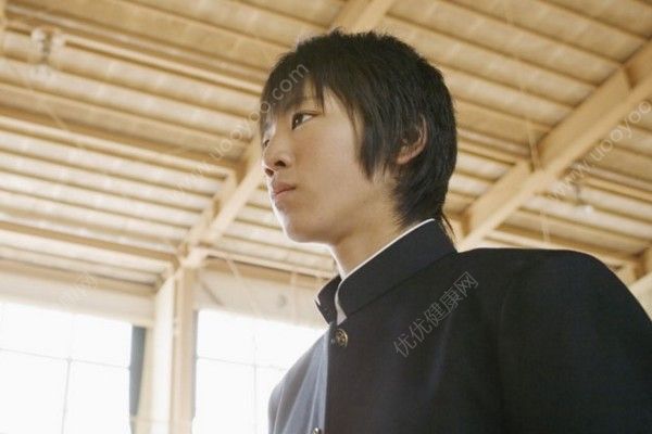 初三男生驼背怎么办？初三男生驼背怎么矫正？(1)