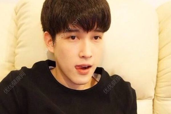 高中男生可以用护肤品吗？高中男生如何护肤？(4)