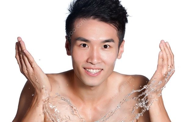 高中男生可以用护肤品吗？高中男生如何护肤？(3)