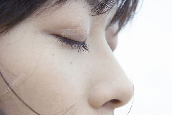 为什么睫毛夹不翘？睫毛怎么变翘？(2)