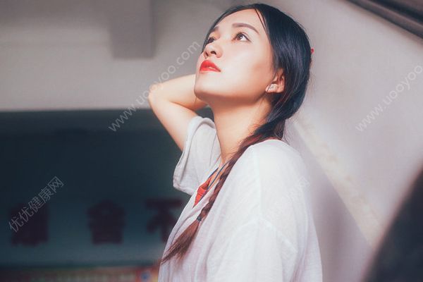 高中女生胸部有硬块是怎么回事？高中女生胸部有肿块怎么办？(3)