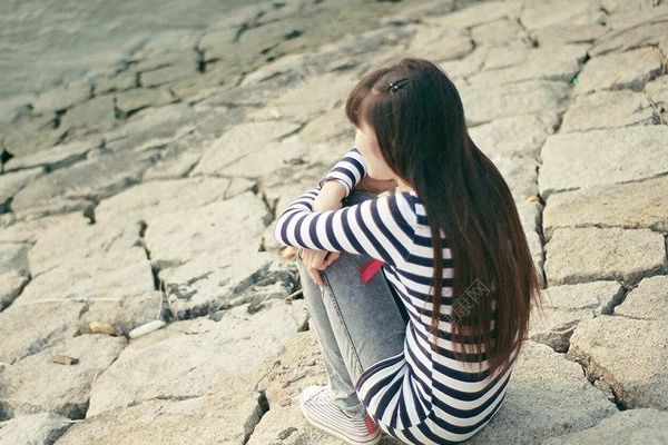 女生总觉得自己丑怎么办？女生觉得自己丑不自信怎么办？(1)