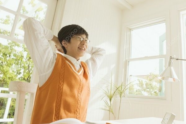 我肩膀酸疼是怎么回事？初中生肩膀疼怎么办？(5)