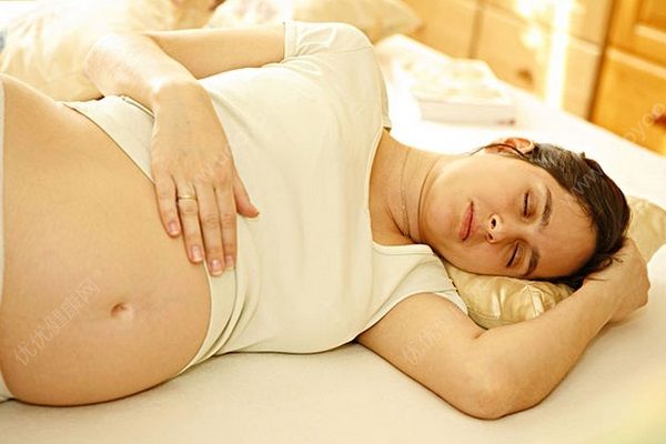 孕妇晚上睡觉出汗是怎么回事？孕妇睡觉出汗怎么办？(3)