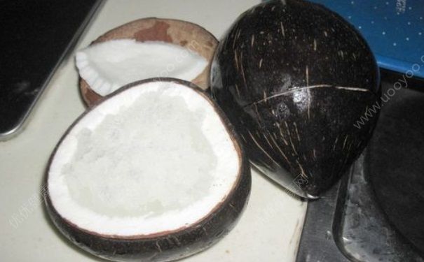 椰子壳怎么弄开？椰子壳怎么打开吃椰肉？(3)