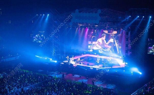 怎么去看演唱会？看演唱会需要带什么？(1)