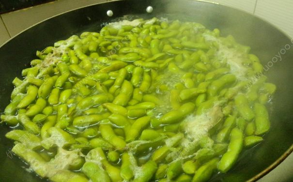 毛豆怎么煮不变色？怎么煮毛豆不变色？(2)