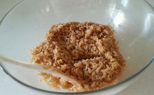 酱油炒饭的做法 酱油炒饭怎么做好吃？(4)