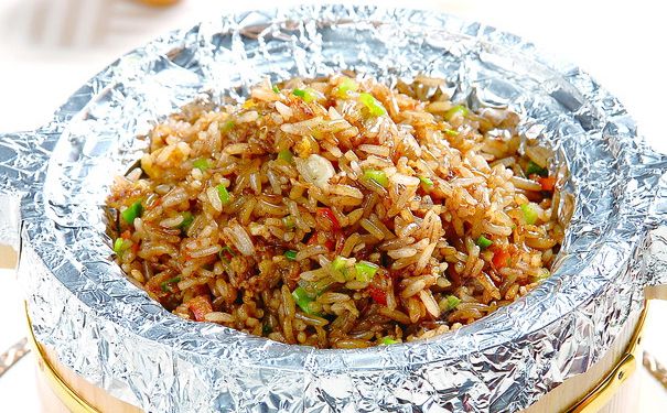酱油炒饭的做法 酱油炒饭怎么做好吃？(1)