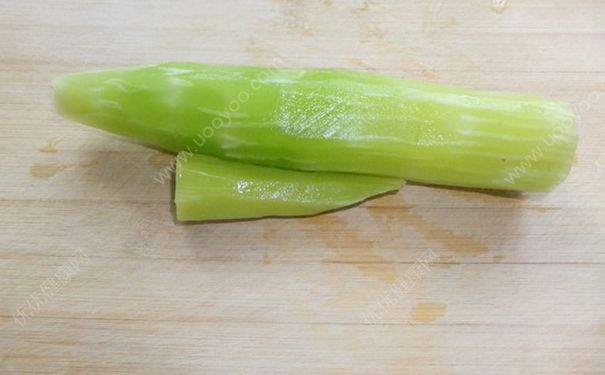 莴笋可以生吃吗？生吃莴笋还是焯水？(1)