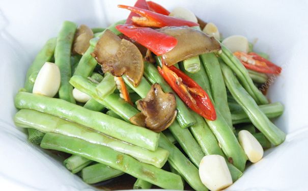 四季豆没熟吃了会中毒吗？四季豆没熟能吃吗？(2)