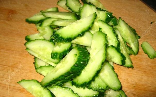 莴笋和黄瓜能一起吃吗？莴笋黄瓜可以一起炒吗？(1)