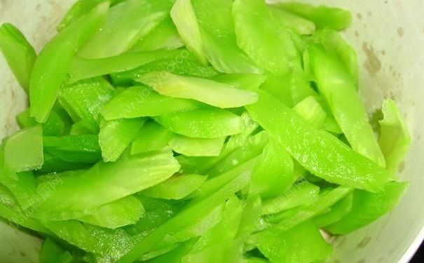莴笋和黄瓜能一起吃吗？莴笋黄瓜可以一起炒吗？(2)