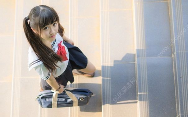 中学生有白头发怎么办？中学生有白头发什么原因？(4)