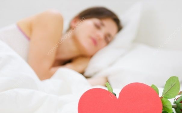 女生趴着睡觉好不好？女生趴着睡觉有什么坏处？(3)