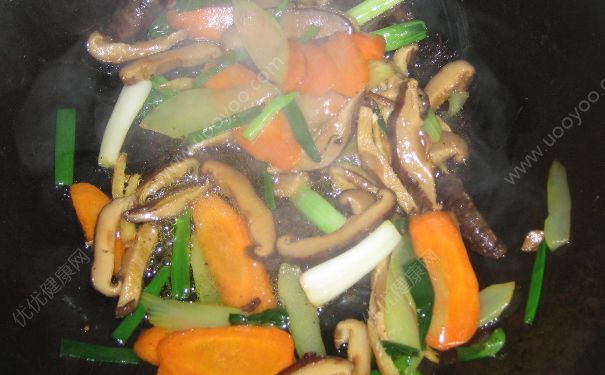 莴笋香菇能一起吃么？莴笋香菇炒肉怎么做？(4)