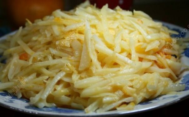 鸭蛋黄炒土豆丝怎么做？鸭蛋黄炒土豆丝的做法(3)