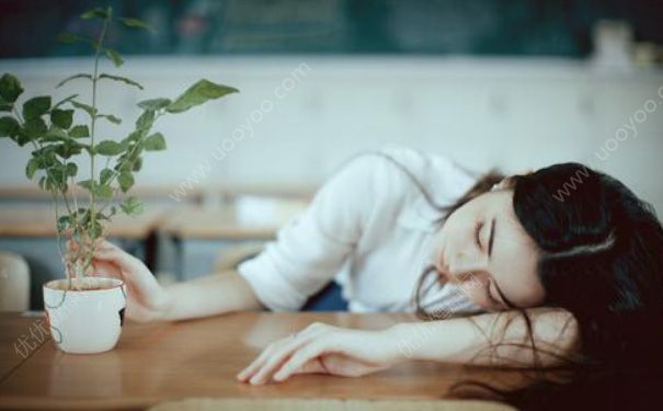 初中生月经一个月来两次是什么原因？初中女生月经提前怎么办？(4)