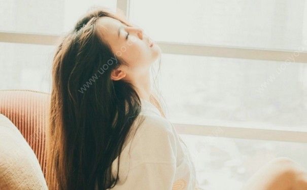 15岁女孩月经不正常怎么办？15岁月经不规律是为什么？(1)