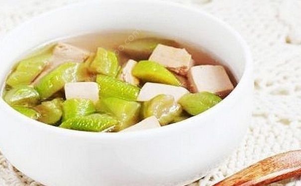 丝瓜和豆腐能一起做吗？丝瓜豆腐汤的做法(1)