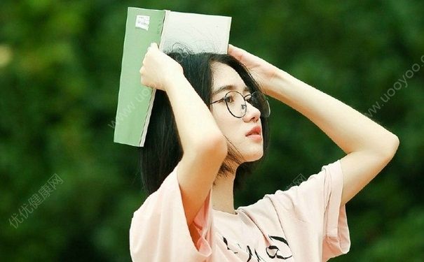 中学生能戴隐形眼镜吗？中学生戴隐形眼镜好吗？(1)