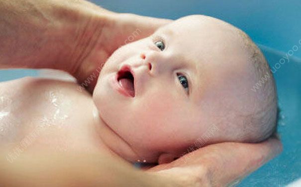 宝宝洗澡耳朵进水了怎么办？宝宝洗澡耳朵进水了会怎么样？(5)