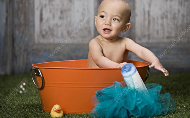 新生儿洗澡的顺序是怎样的？婴儿洗澡的顺序(1)