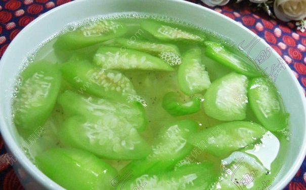 丝瓜敷脸有什么好处？丝瓜敷脸可以祛斑吗？(3)