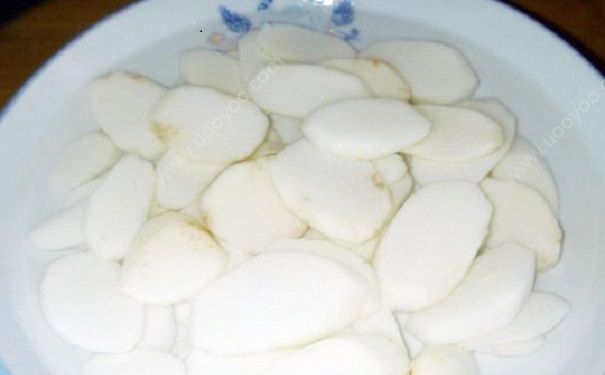 山药切片后怎样才能不变黑？山药切开后变黑还能吃吗？(2)