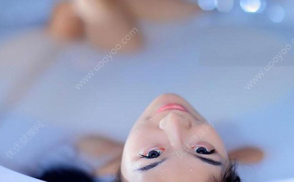 用牛奶洗澡能美白吗？用牛奶洗澡美白效果好吗？(1)