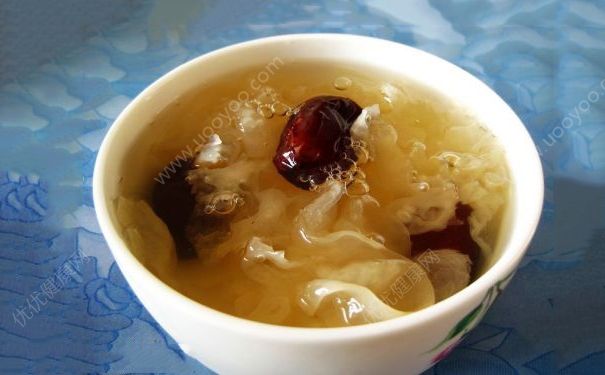 冰糖雪梨能加红枣吗？冰糖雪梨和红枣一起煮好吗？(4)