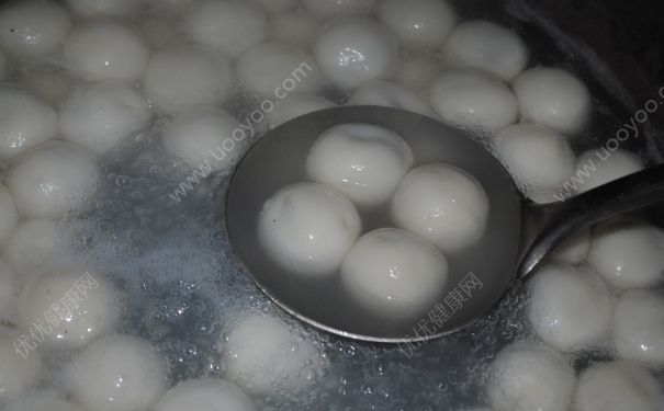 黑芝麻汤圆的做法 黑芝麻汤圆怎么做好吃？(4)