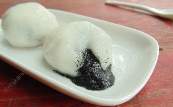 黑芝麻汤圆的做法 黑芝麻汤圆怎么做好吃？(3)