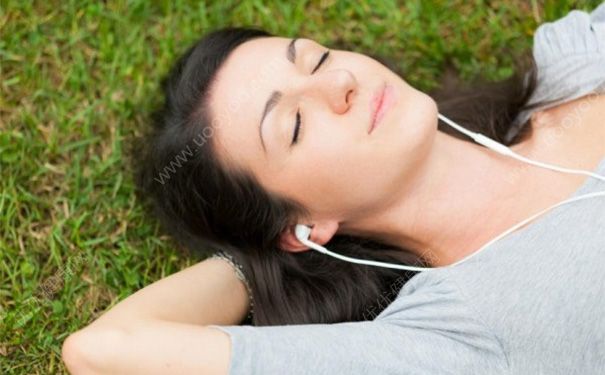 听歌有助于睡眠吗？睡觉听歌有伤害吗？(4)