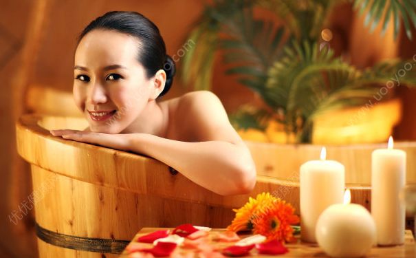 用什么洗澡可以美白全身？用什么洗澡可以变白？(3)