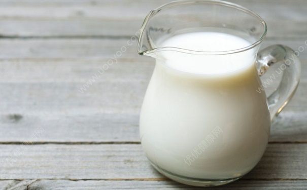 吃蓝莓可以喝牛奶吗？蓝莓和牛奶可以一起吃吗？[多图]